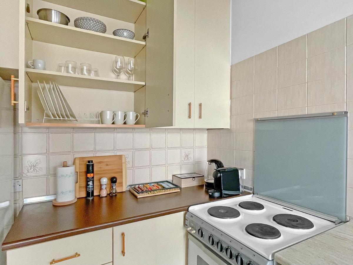2Br Seafront Apt In City Center With Community Pool Larnaka Exterior foto