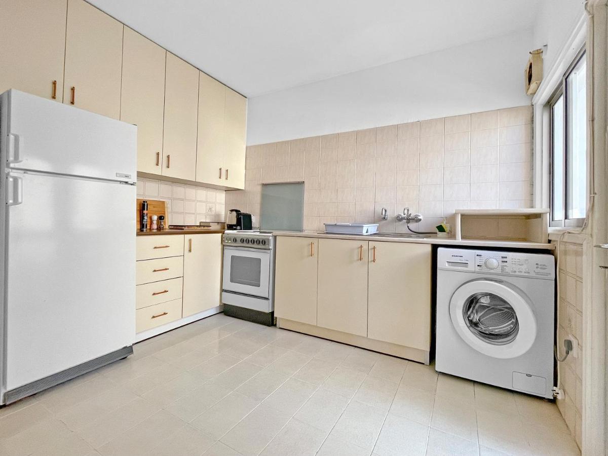 2Br Seafront Apt In City Center With Community Pool Larnaka Exterior foto